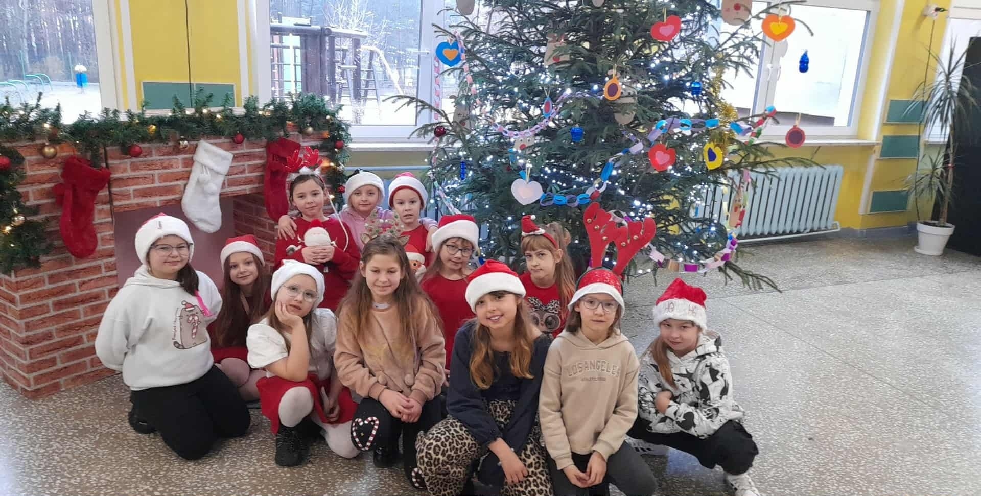 Odnośnik: https://cloud-f.edupage.org/cloud/eduresized_595132597_122271430958247073_8039423313386288400_n.jpg?z%3AKQFMhYN8Rk0WJ7UttEO2fl9dwTvPqxrWxdpoUO%2BMqiEevFOTDHuMqLUAoUW8ZbMIyavuOLgdCL7EN7%2BdTzCBDw%3D%3D