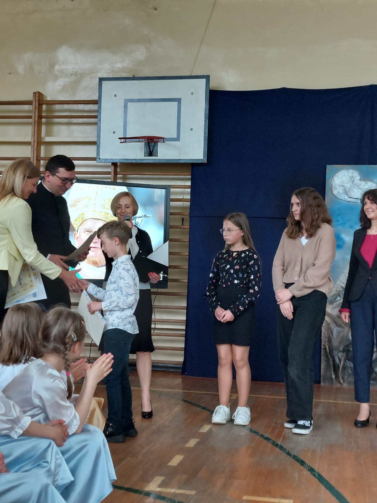 Dzień Patrona w szkole w Tereszpolu – Zaorendzie - Obrazek 1
