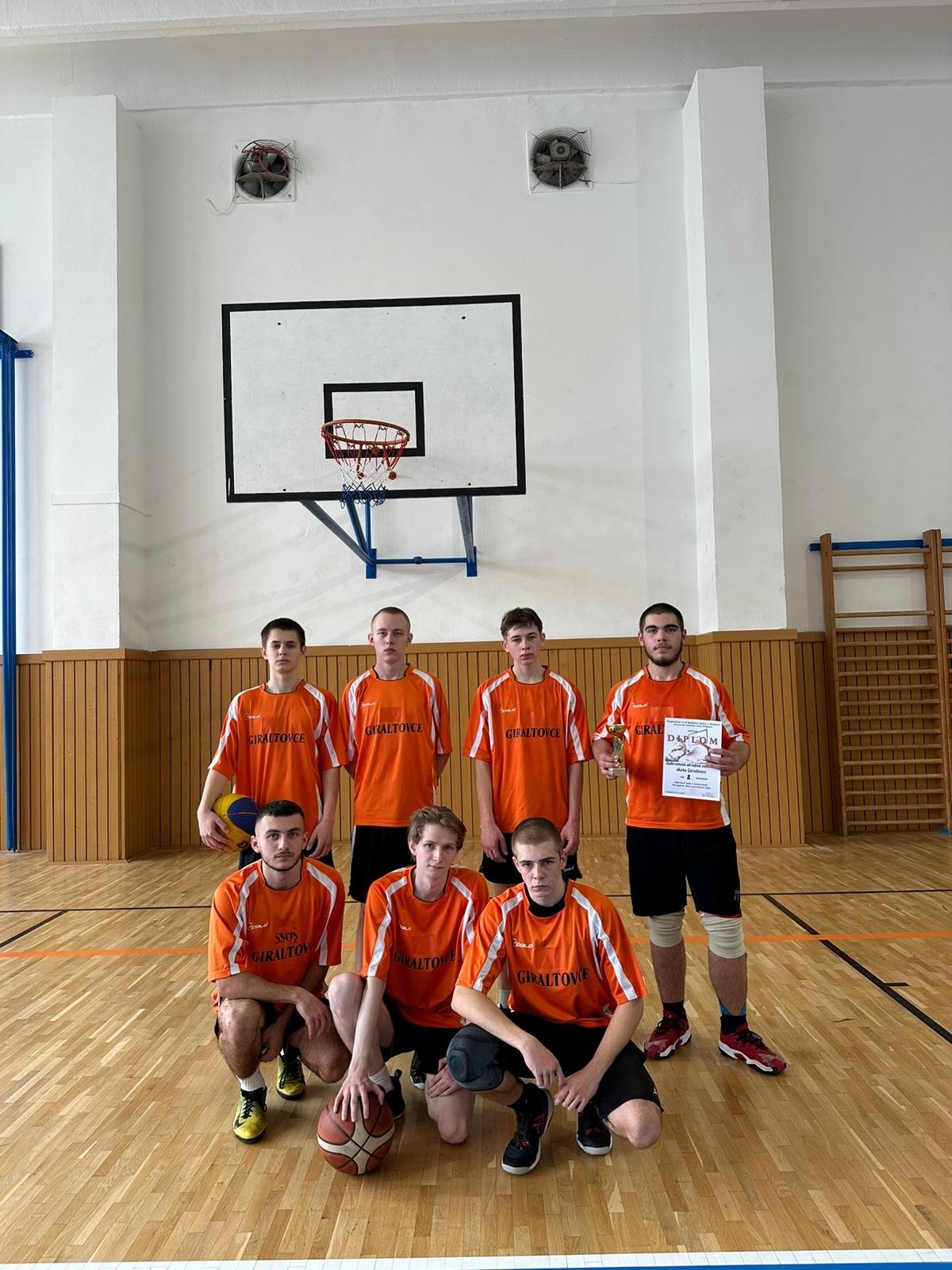 Úspech na okresnom kole v basketbale žiakov stredných škôl - Obrázok 5