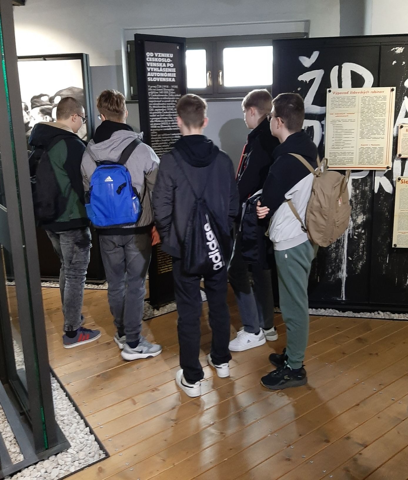 Dejepisná exkurzia v Múzeu holokaustu - Obrázok 3
