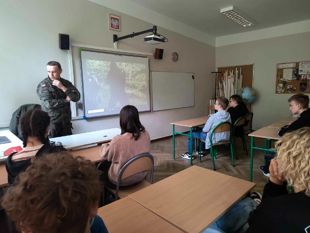 Spotkanie z przedstawicielem Wojskowego Centrum Rekrutacji w Koninie - Obrazek 5