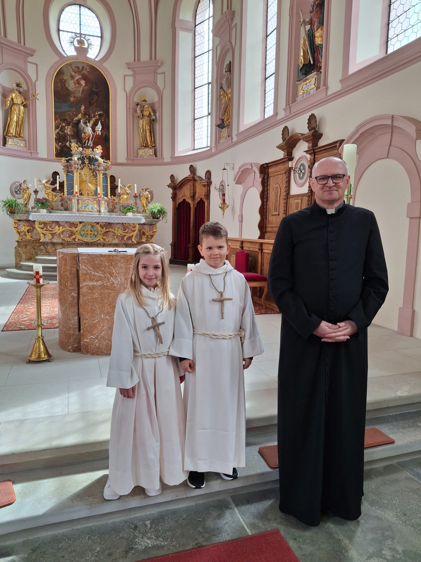 Erstkommunionfeier von Magdalena und Valentin - Bild 1