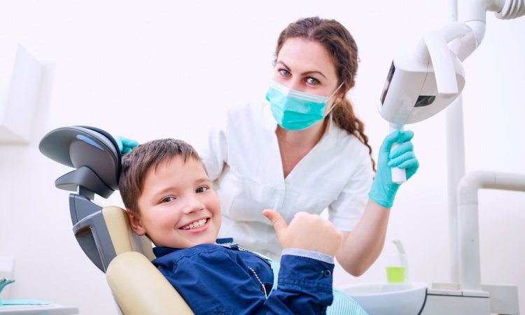 Leczenie stomatologiczne dzieci i młodzieży - Obrazek 1