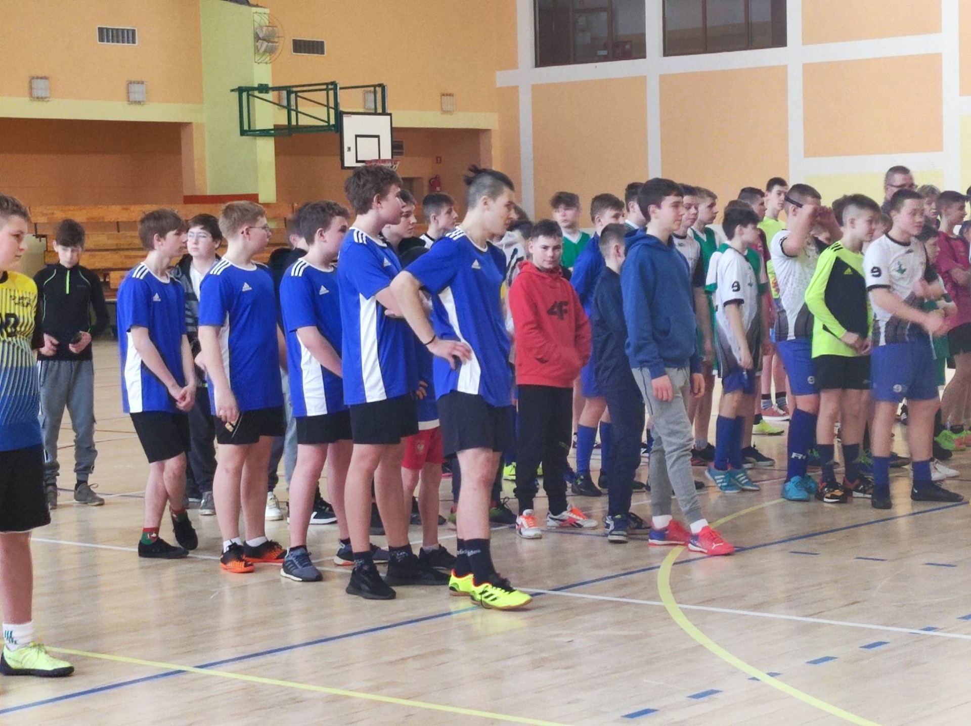Turniej piłki nożnej o puchar dyrektora Szkoły Podstawowej w Suszu. - Obrazek 4