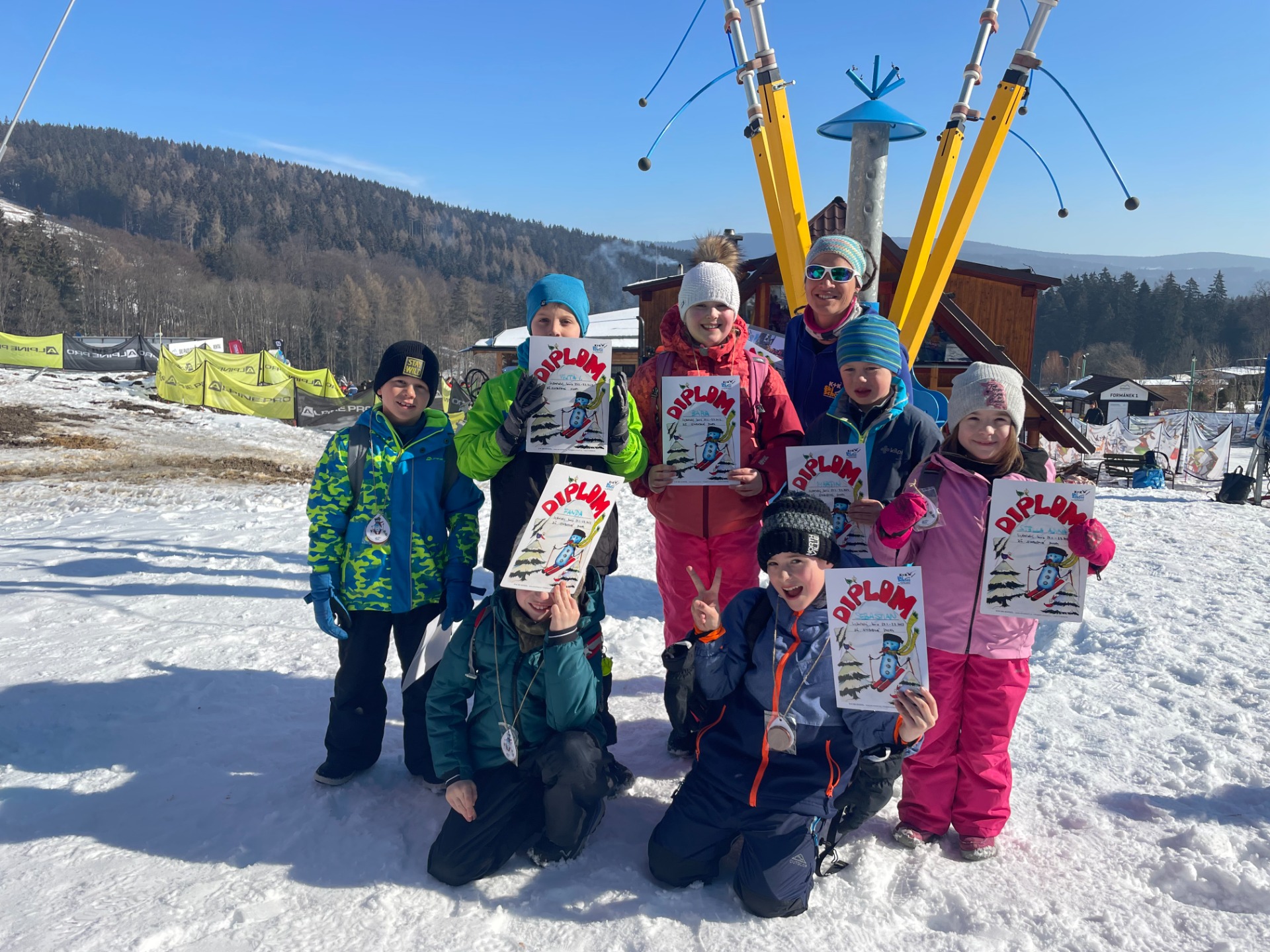 Druháci předávají pomyslnou lyžařskou štafetu čtvrťákům - Obrázek 4