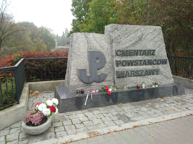Sprzątanie Cmentarza Powstańców Warszawskich – Cmentarz Wolski - Obrazek 6