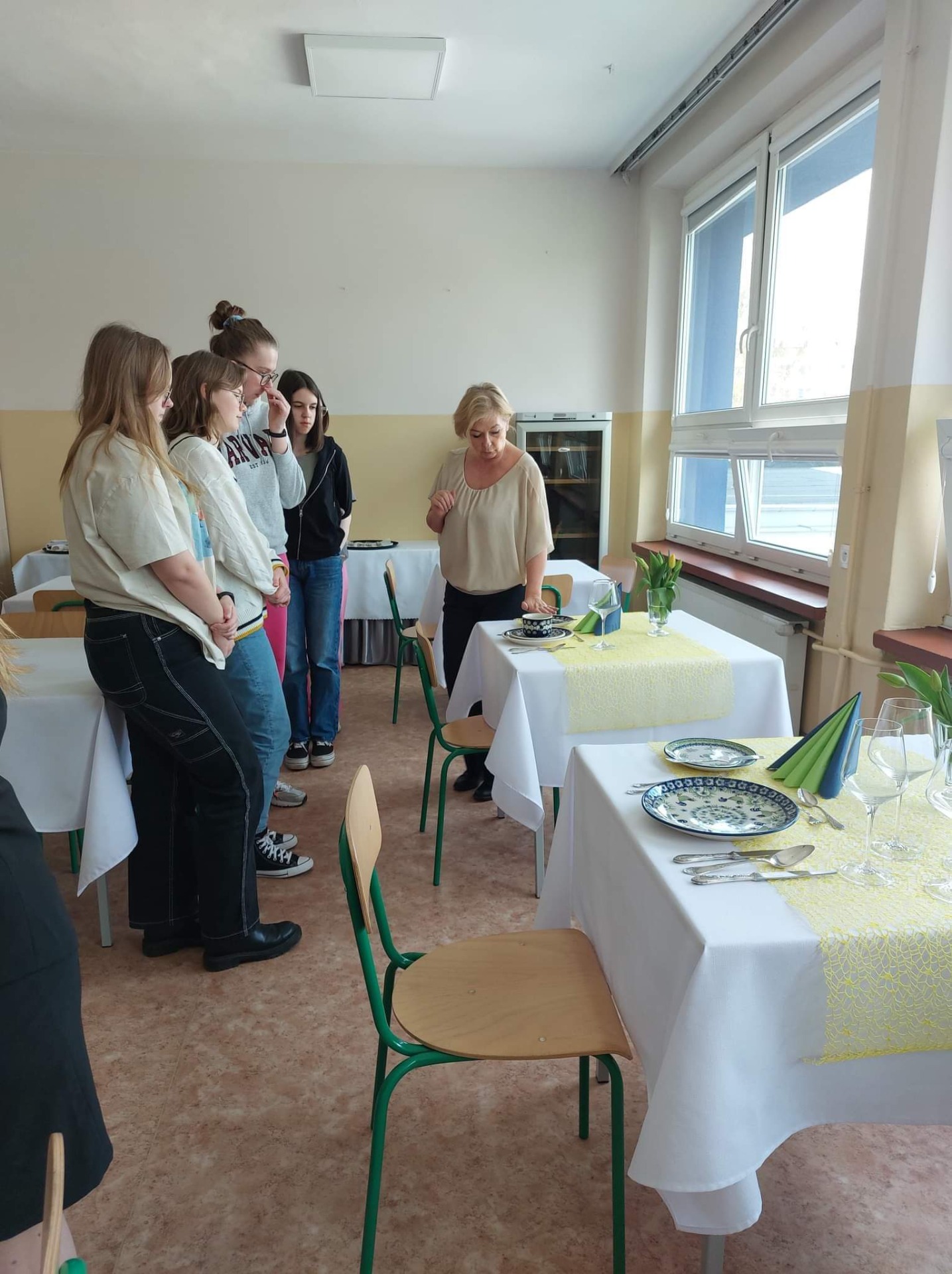 W ramach pilotażu "Rajd po fach" Uczniowie Naszej Szkoły uczestniczyli w rewelacyjnych warsztatach zorganizowanych w Zespole Szkół Gastronomicznych nr 1 😍🥰👏🥖🍞 - Obrazek 4