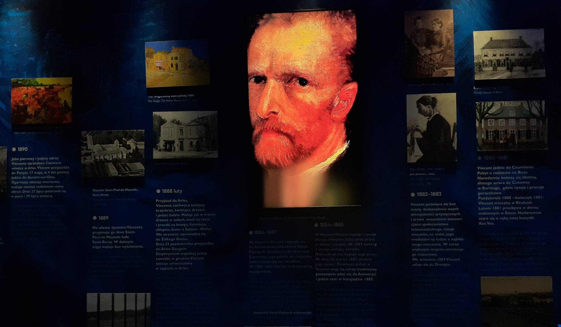 Portret van Gogha na tle ściany z opisanymi epizodami z jego życia.