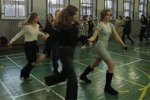 Taniec belgijka w wykonaniu uczniów