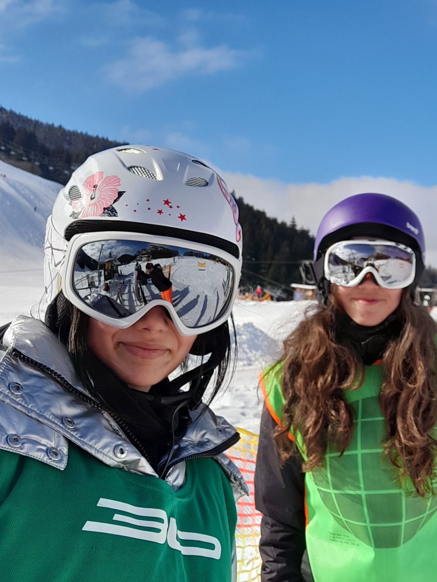 Pozdravy našich lyžiarov z lyžiarskeho strediska Malinô Brdo - Obrázok 3