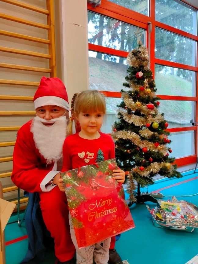 Wizyta Świętego Mikołaja w przedszkolu - Obrazek 3