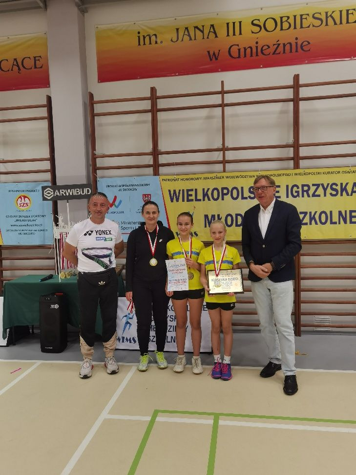 Nasze uczennice Mistrzyniami Wielkopolski w Badmintonie 🏸🥇🏆 - Obrazek 1
