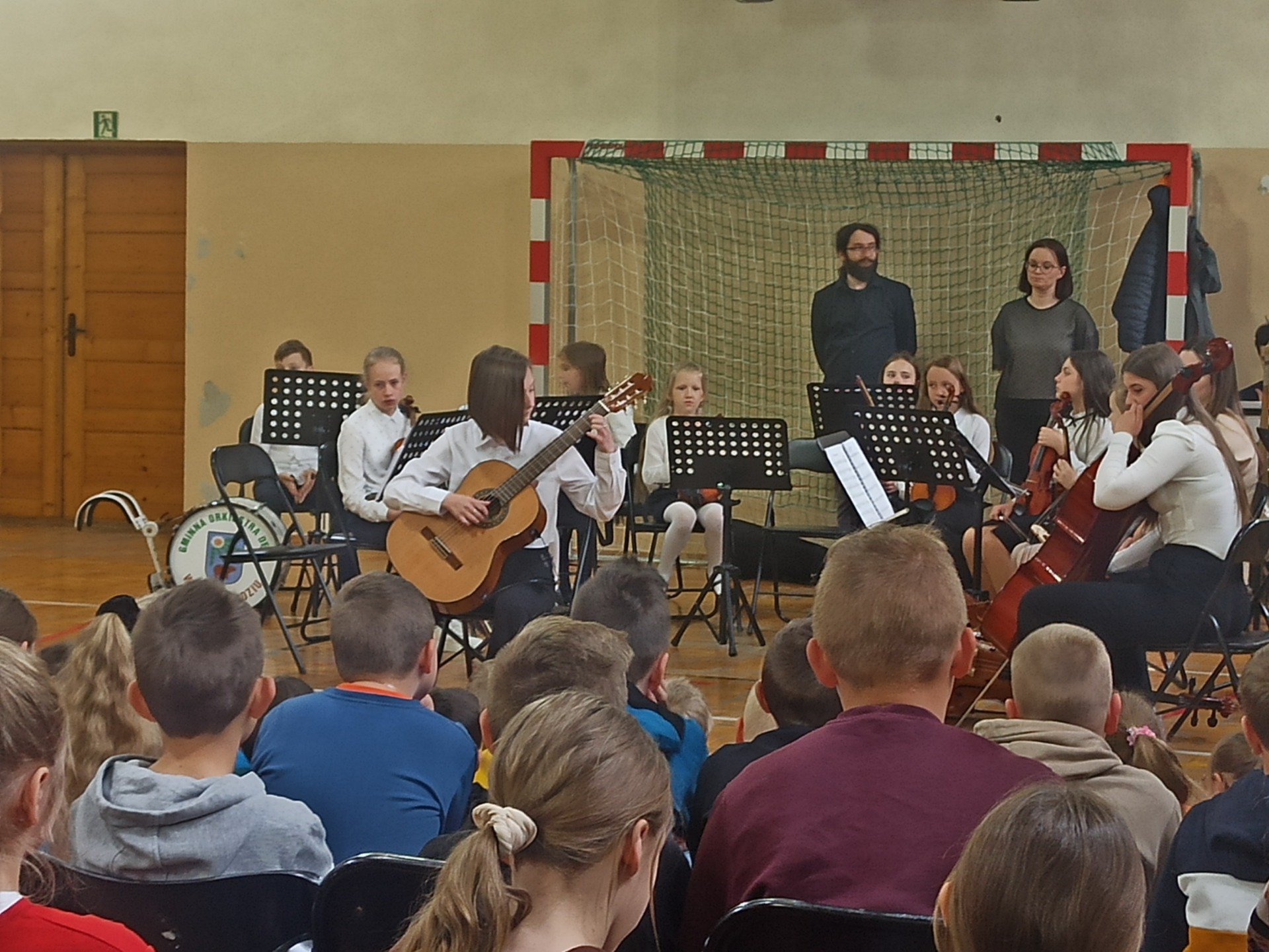 Koncert Uczniów i Nauczycieli Szkoły Muzycznej I-go stopnia w Niedźwiedziu - Obrazek 1